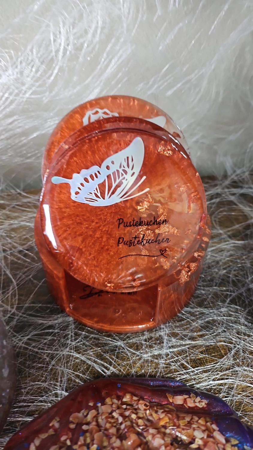 Jassi´s Schatzkiste - Handarbeit und Esoterik - ein dekorativer Aschenbecher aus Kunstharz mit Schmetterlingsdesign